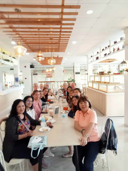 embrace-cafe1